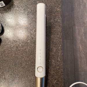 T3 single pass hair straightener